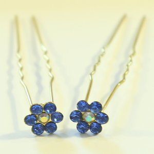 2 NWT BLUE FLOWER SHAPE CRYSTAL STUDDED HAIRPINS